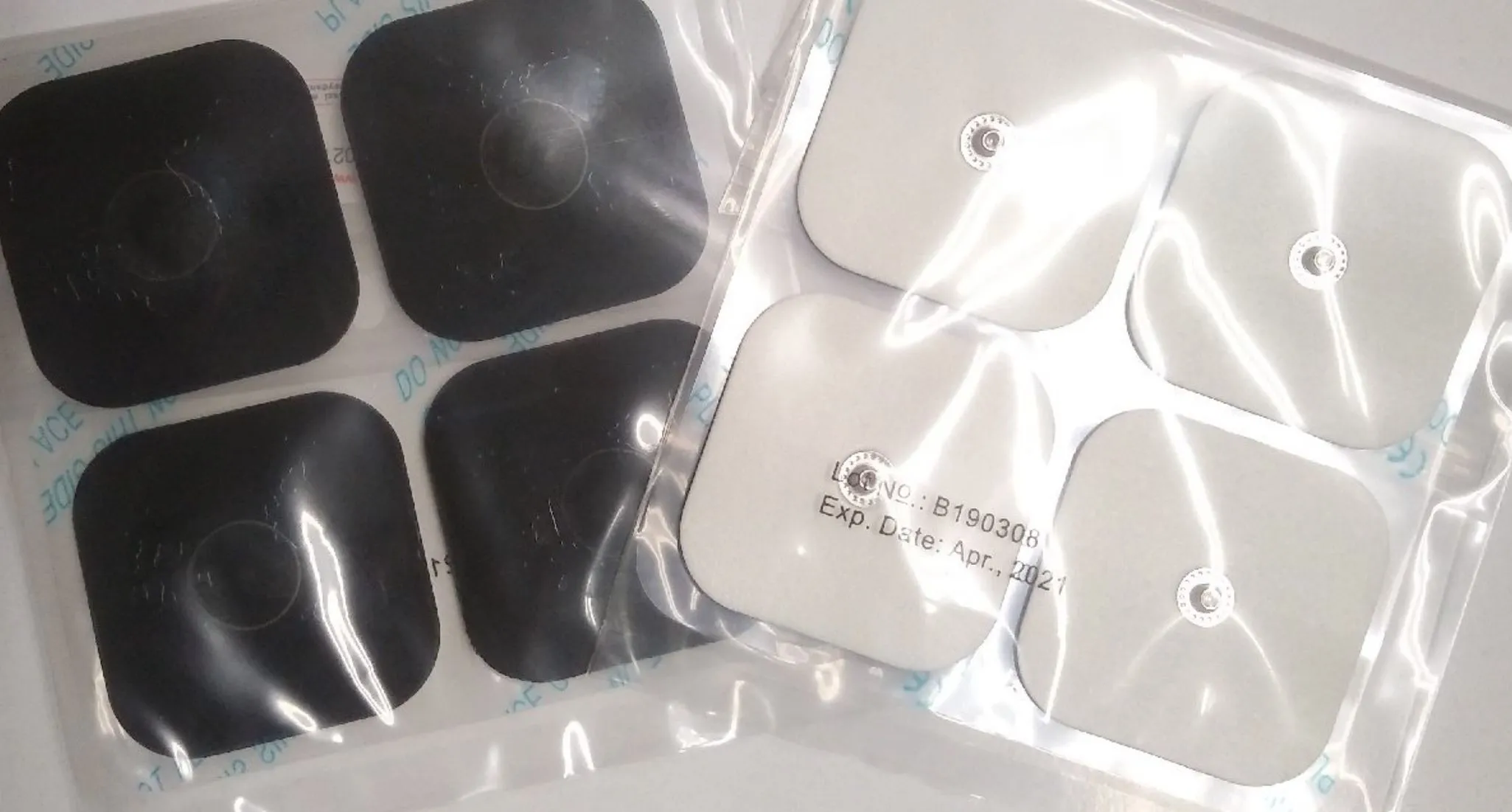 Compex Uyumlu Tens Elektrot Pedi, Çıtçıtlı, 5 x 5 cm, Pakette 4 Adet Kaliteli Yapışkanlı