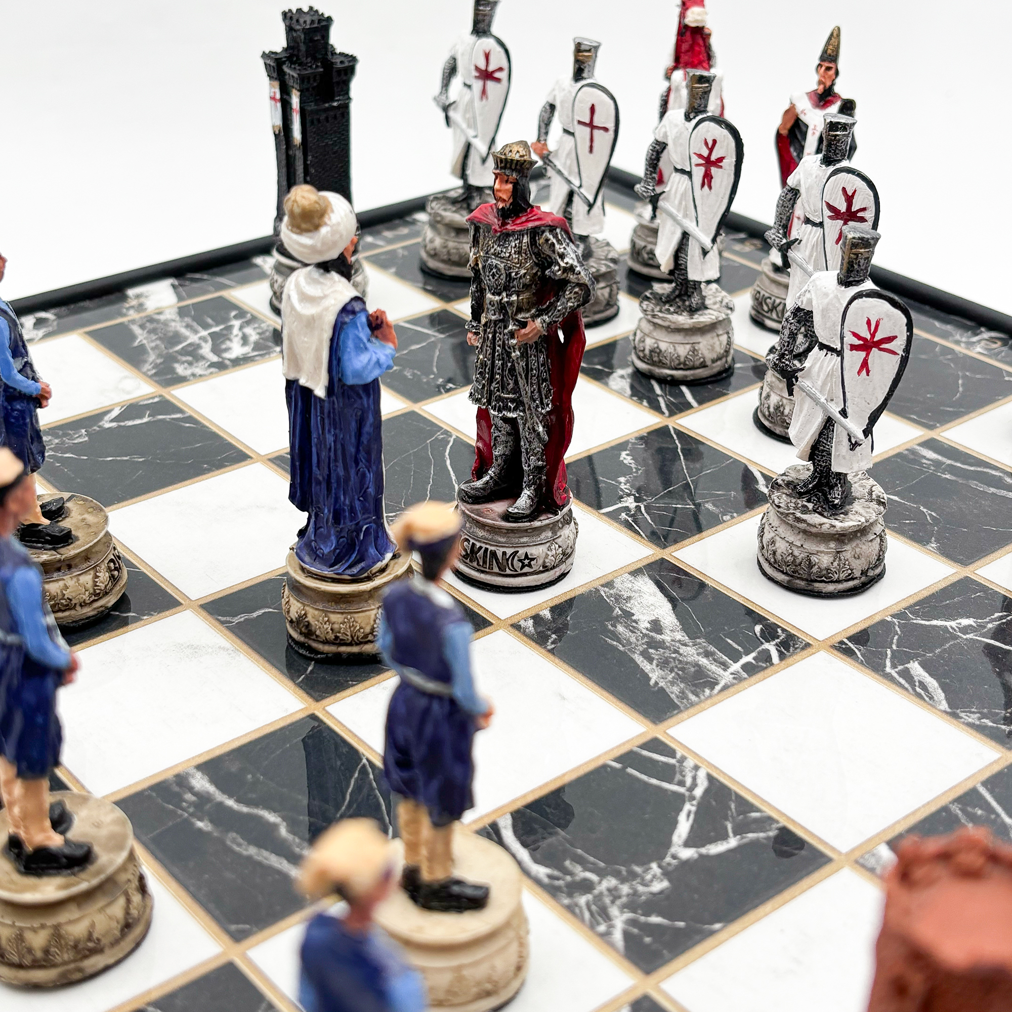 El Boyamalı Osmanlı – Haçlı Temalı Satranç Takımı – Polyester Taşlı Ahşap Kapaklı Kutu - 15