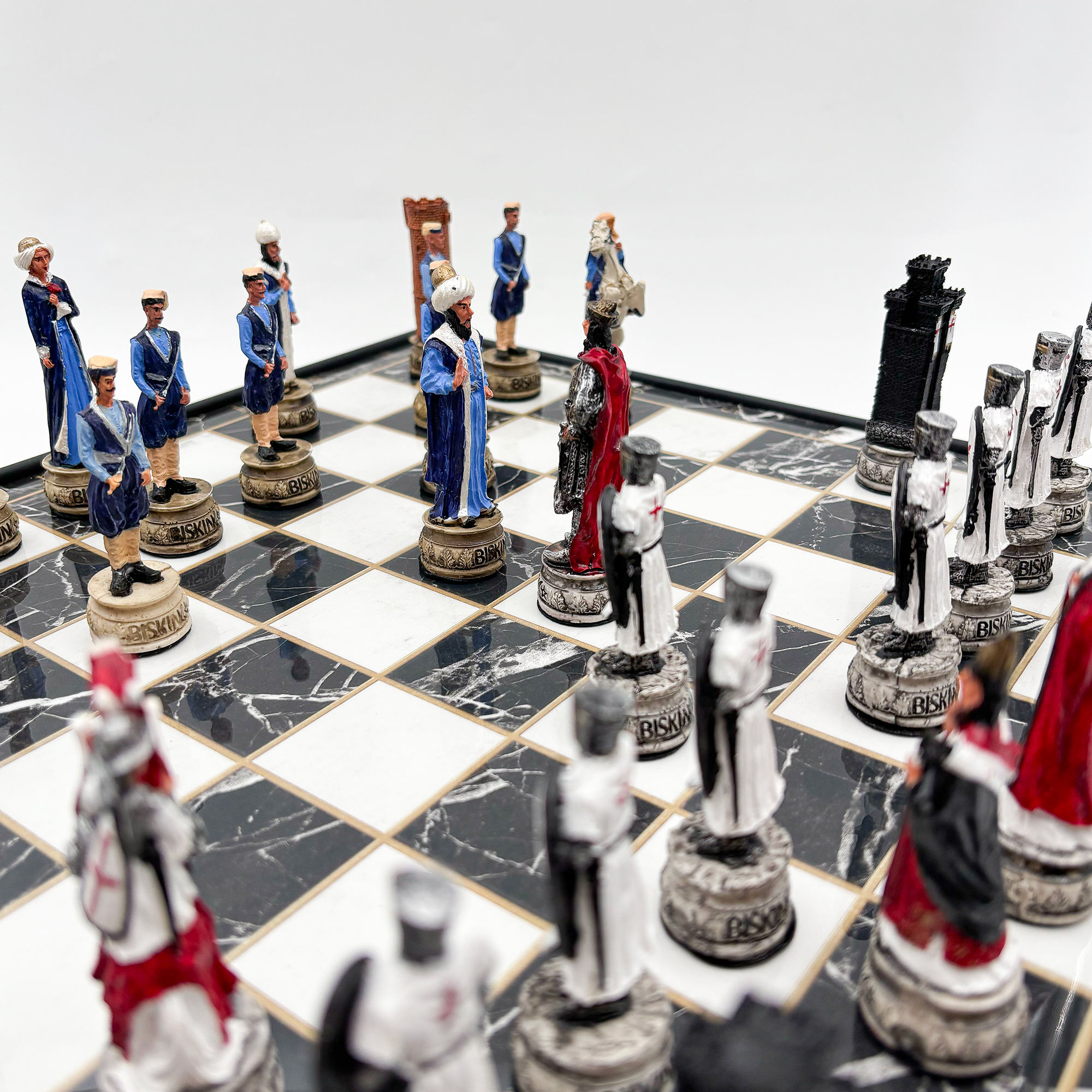 El Boyamalı Osmanlı – Haçlı Temalı Satranç Takımı – Polyester Taşlı Ahşap Kapaklı Kutu - 22