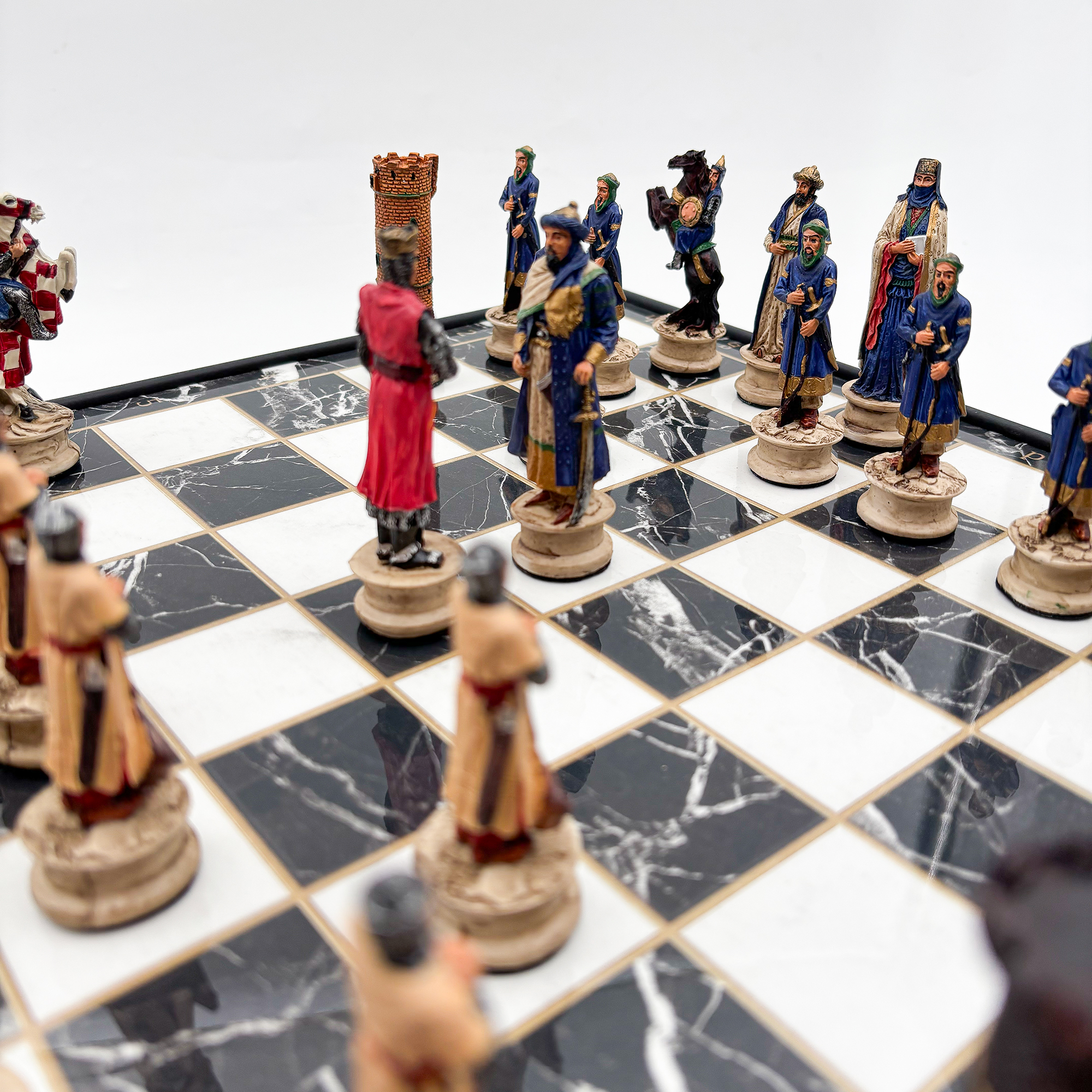El Boyamalı Pers – Haçlı Temalı Satranç Takımı – Polyester Taşlı Ahşap Kapaklı Kutu - 10