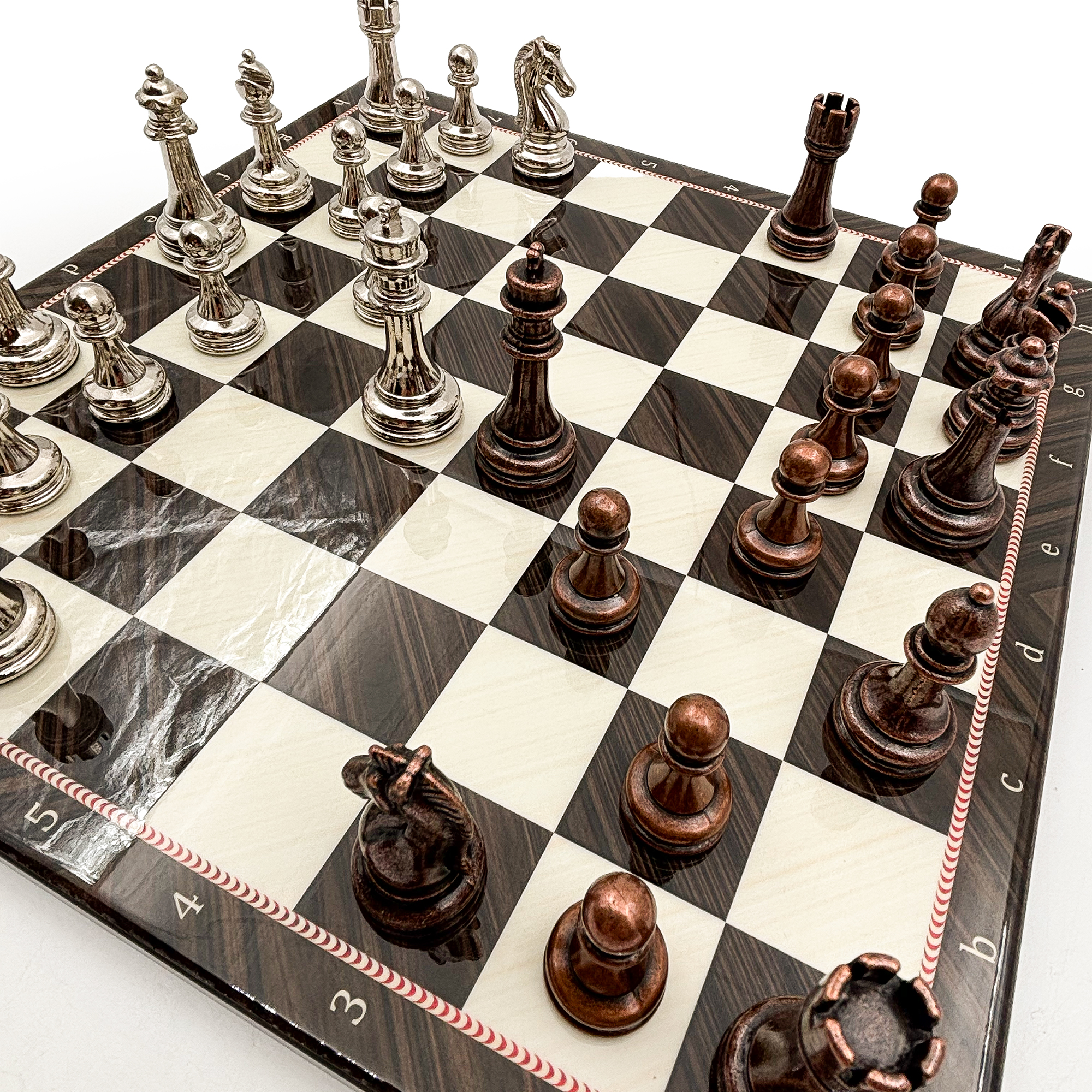 El Yapımı Ceviz Desenli Ahşap Satranç Takımı – Metal Taşlı DC36 - 7