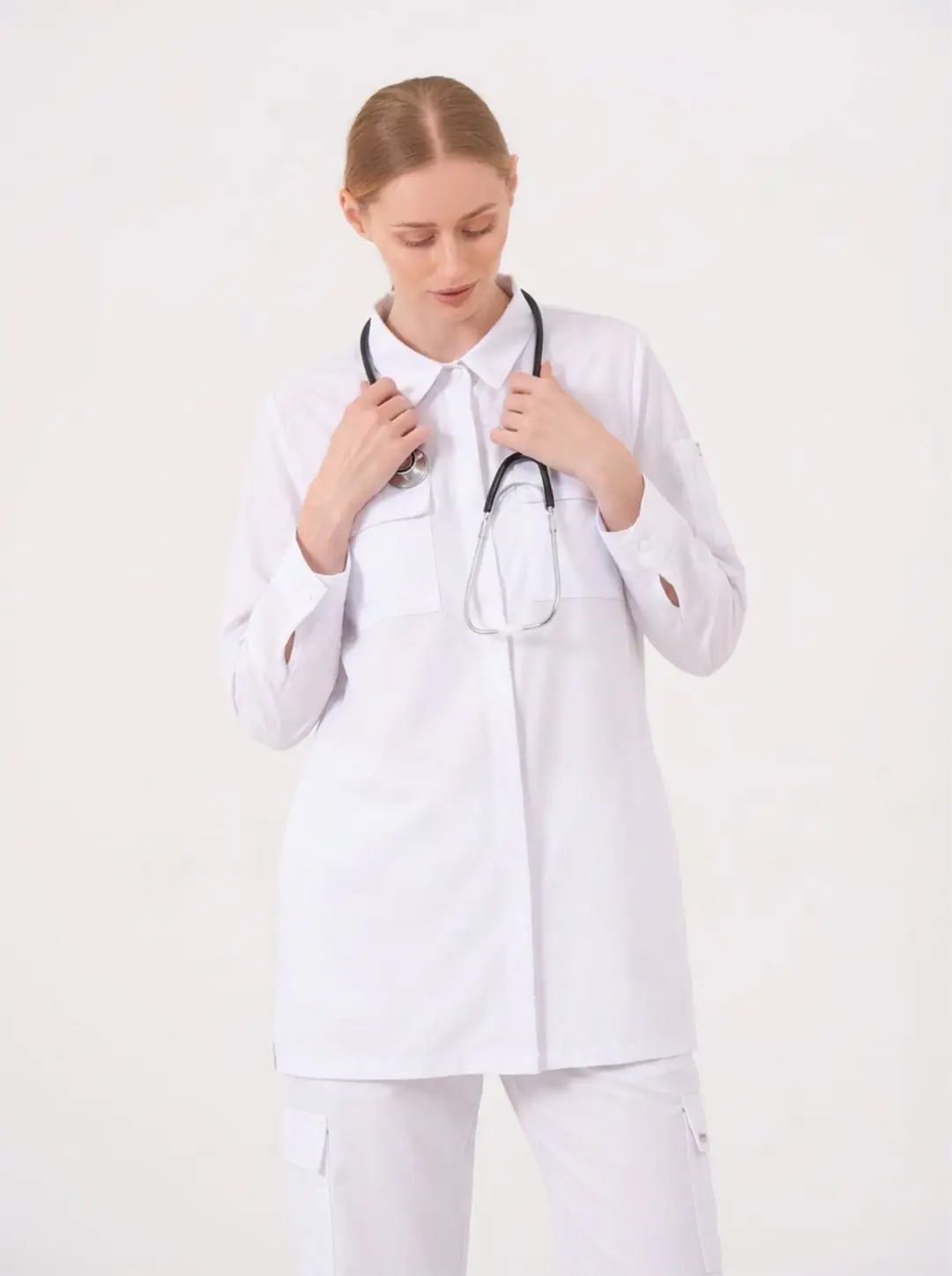 LAURA - BEYAZ KADIN TESETTÜR ÜST ÜNİFORMA