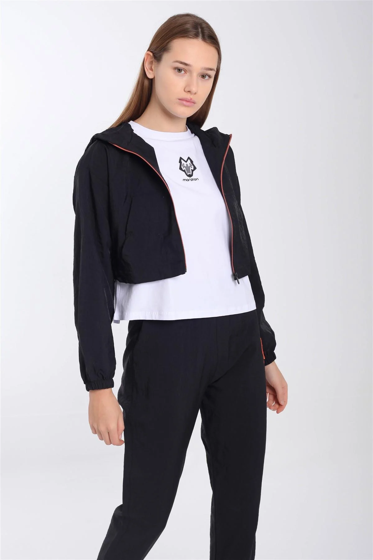 Maraton Comfort Kadın Kapüşonlu Siyah Crop Top