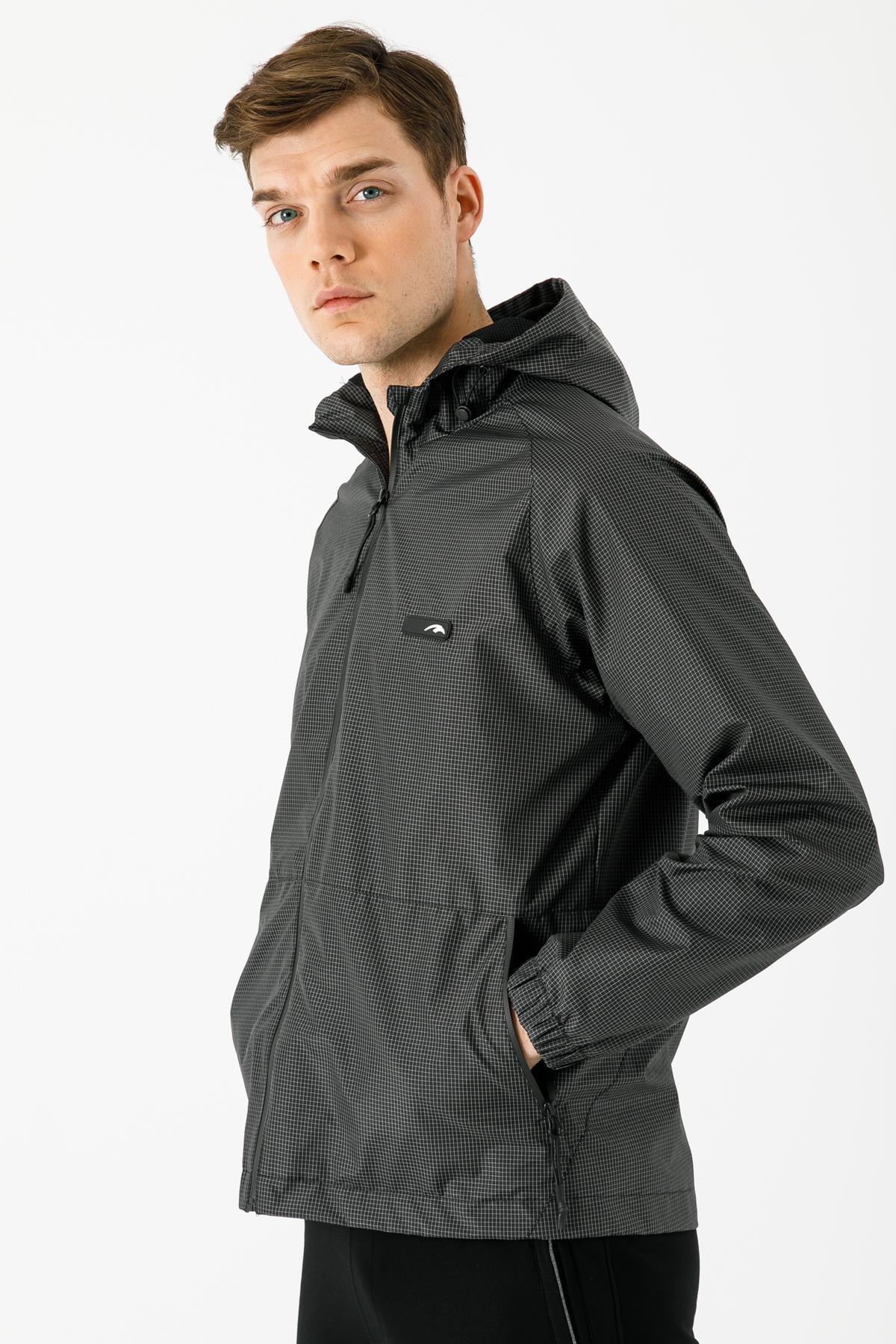 Maraton Regular Erkek Kapüşonlu Siyah Yağmurluk - 4