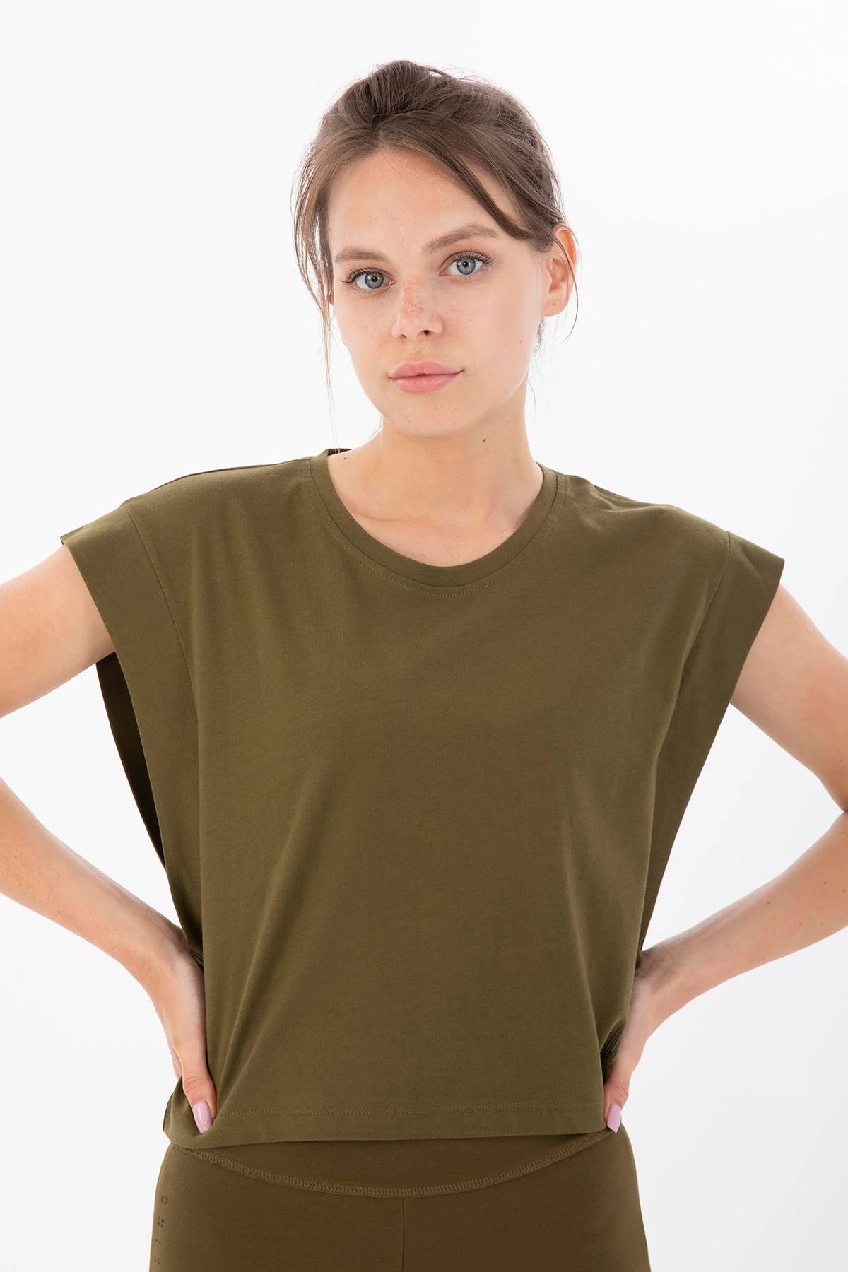 Maraton Regular Kadın Bisiklet Yaka Zeytin Crop Top