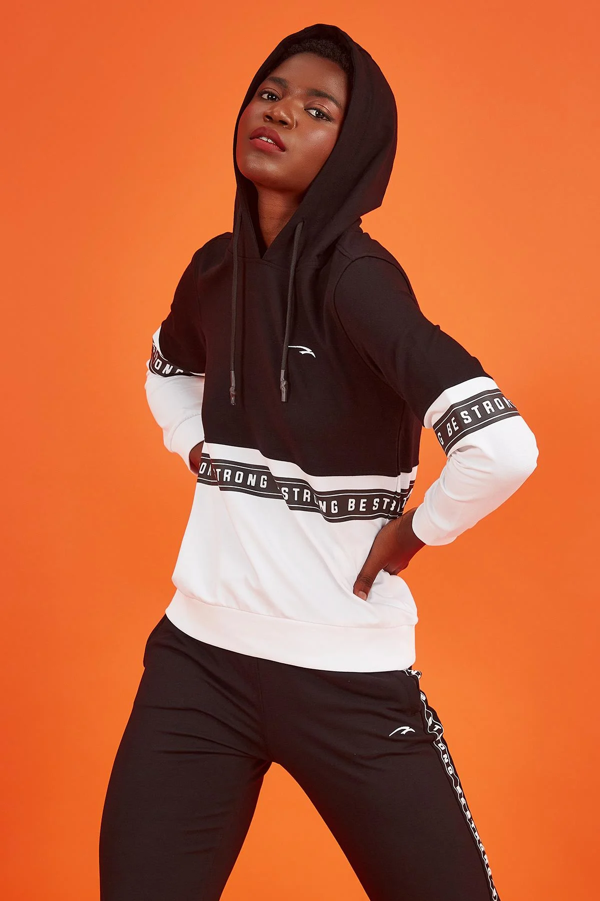 Maraton Regular Kadın Kapüşonlu Siyah Sweatshirt - 4