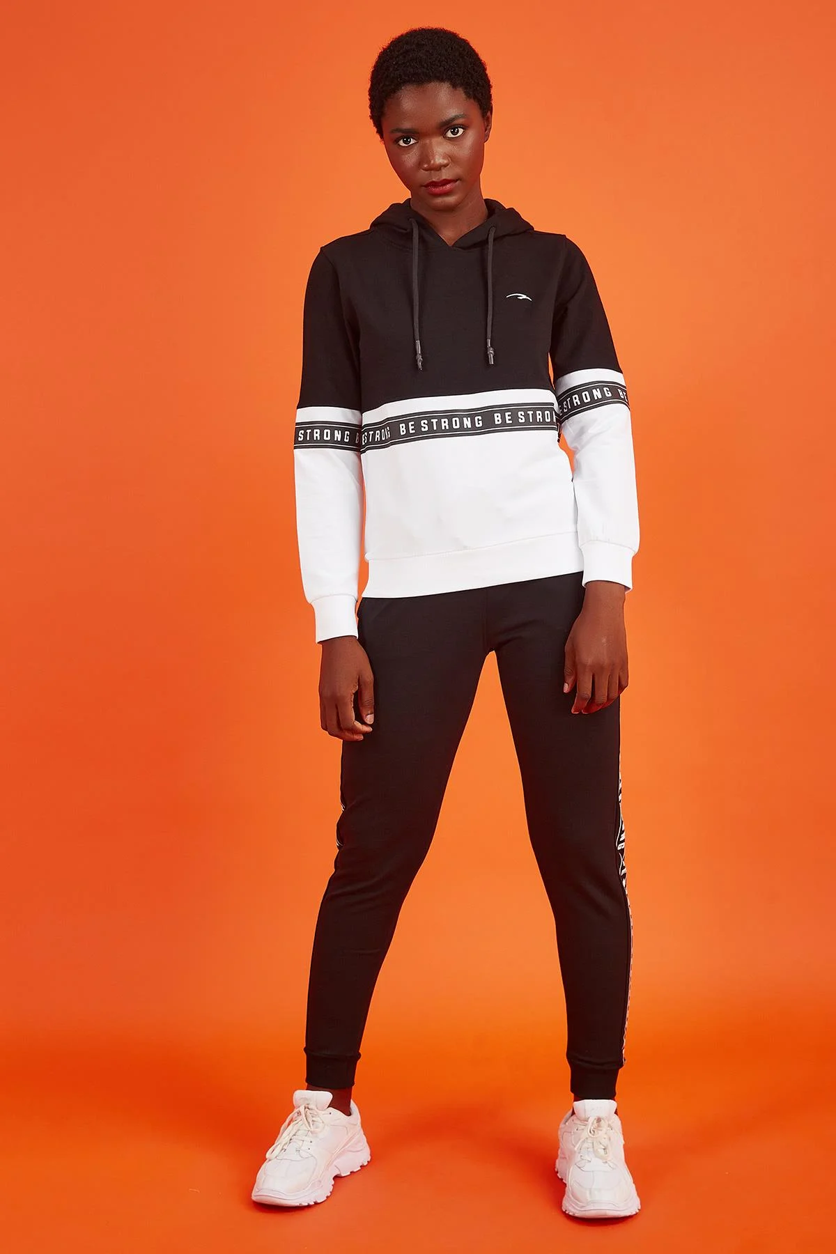 Maraton Regular Kadın Kapüşonlu Siyah Sweatshirt - 5