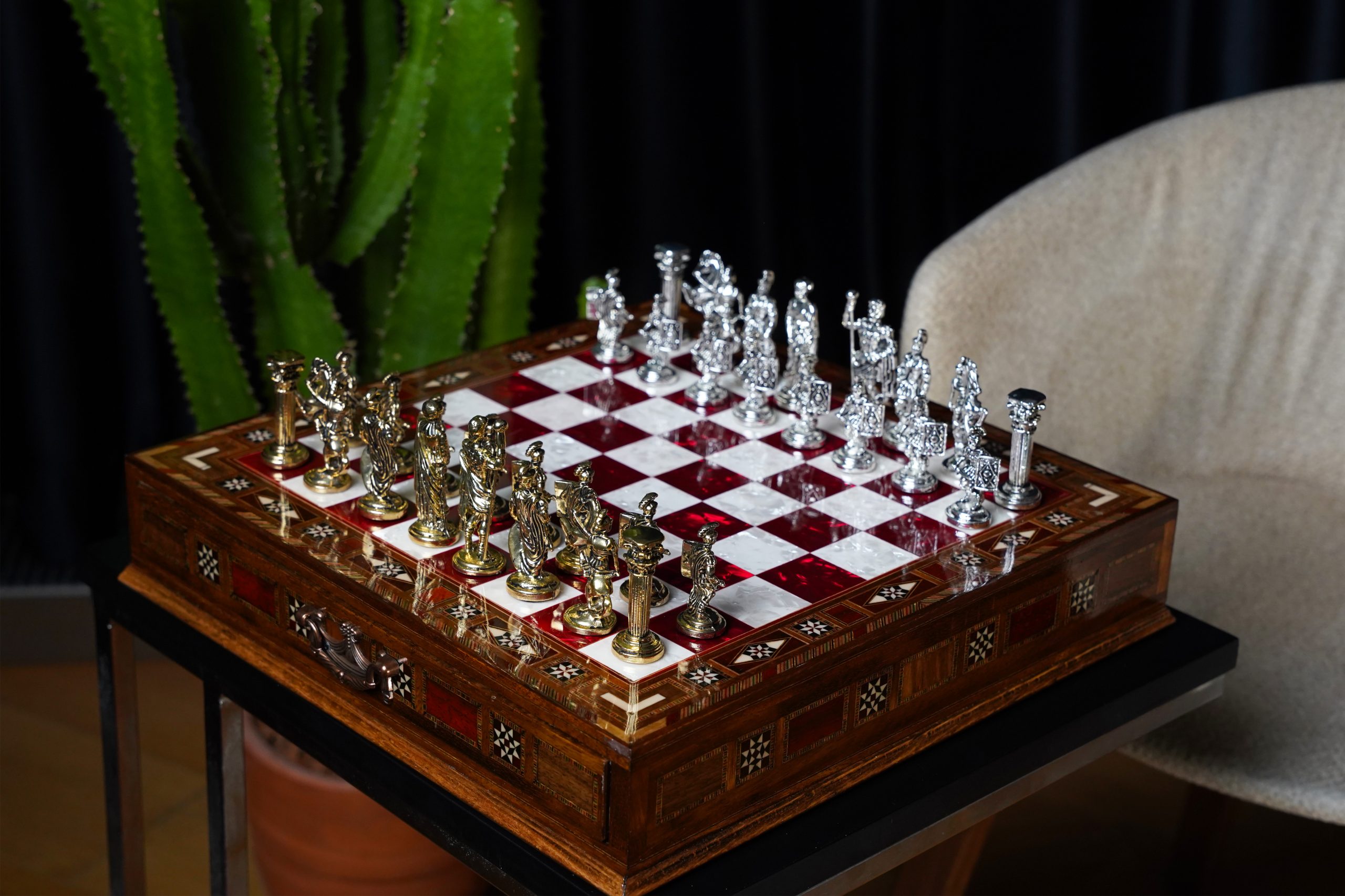 Saklamalı Satranç Roma Oymalı SC38K - 17