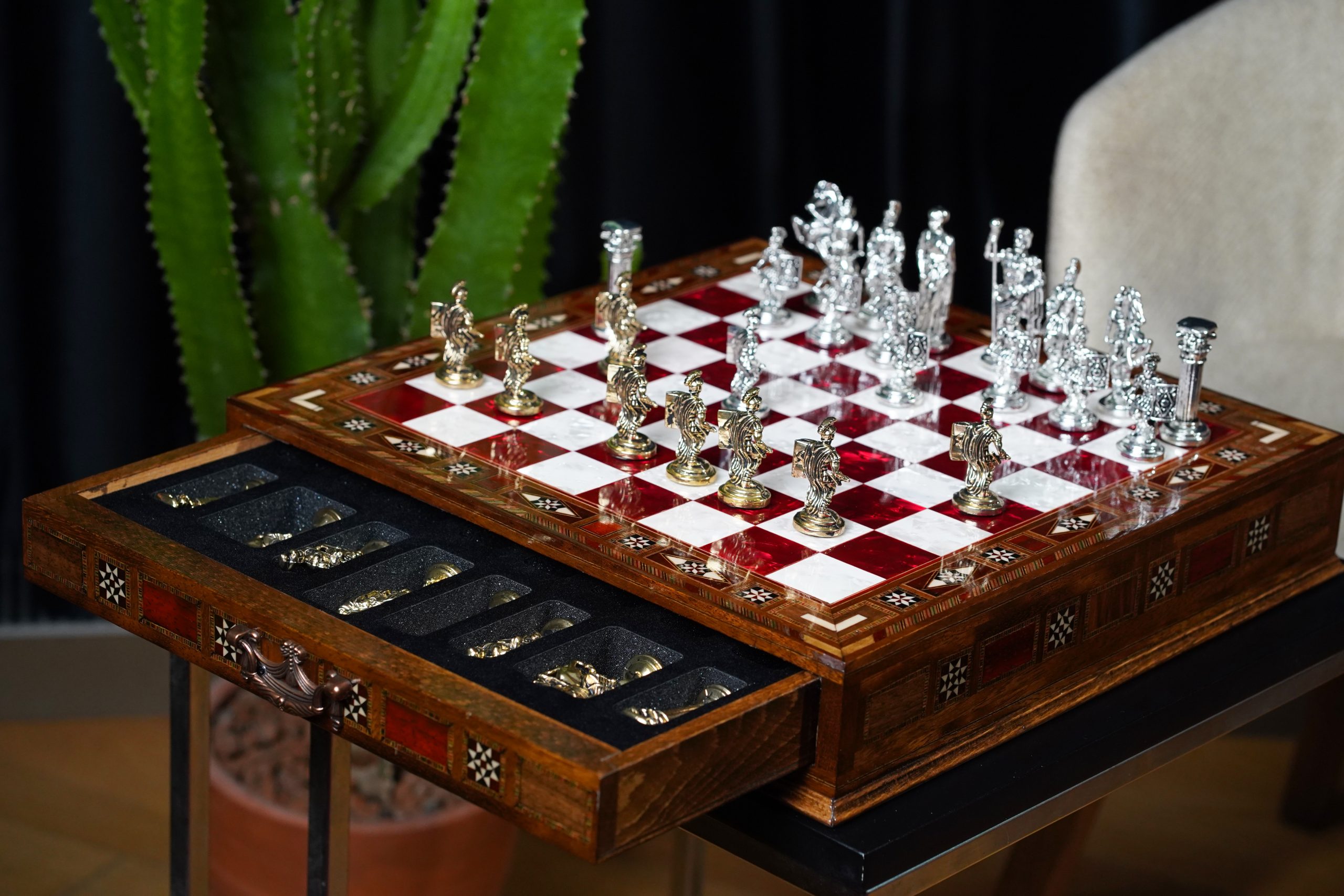 Saklamalı Satranç Roma Oymalı SC38K - 18