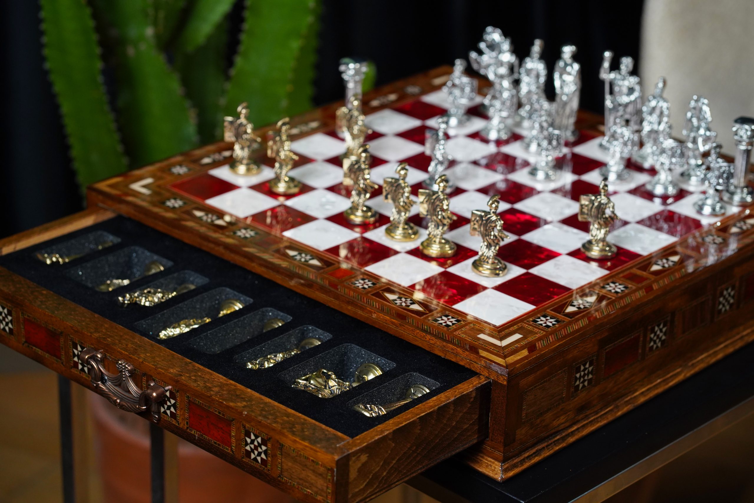 Saklamalı Satranç Roma Oymalı SC38K - 19