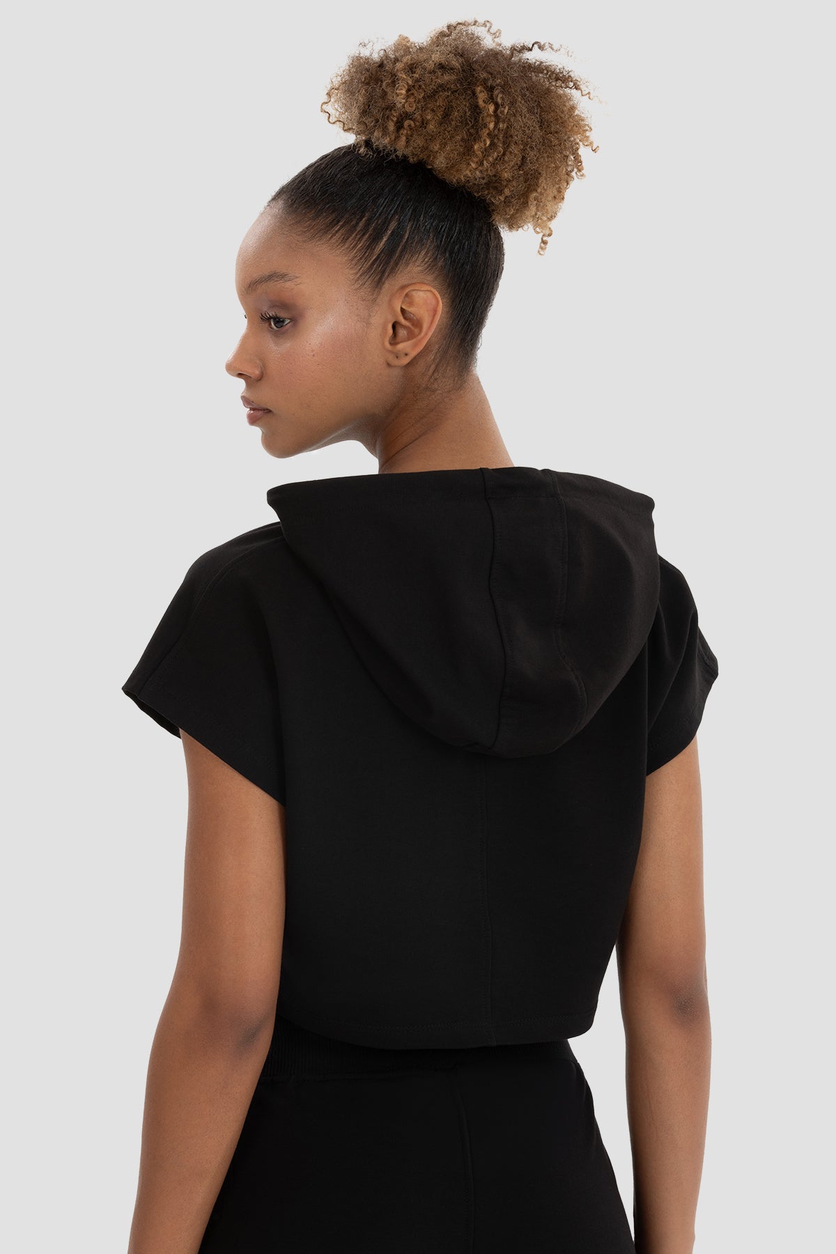 Alice Kapüşonlu Kısa Kollu Siyah Crop Sweatshirt - 5