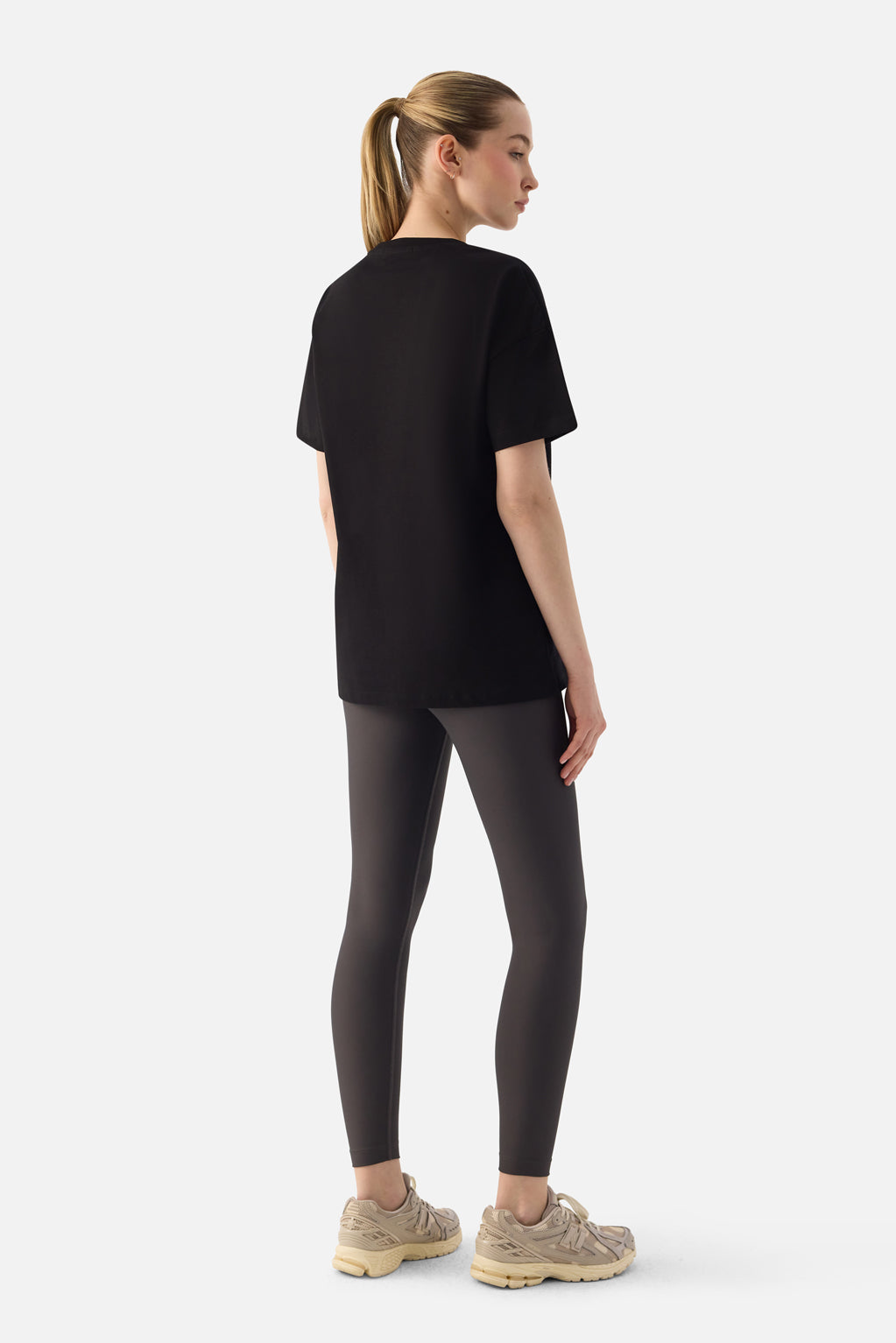 Elora Rahat Kalıp Oversize Siyah Tişört - 4