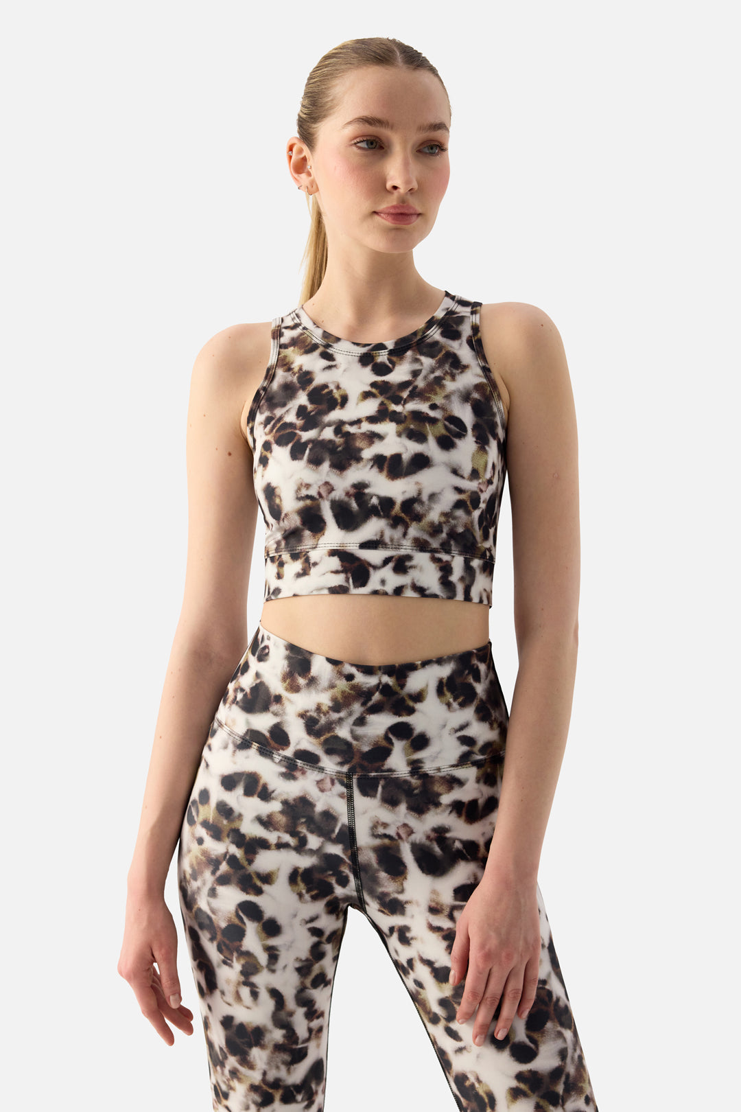 Kar Leoparı Dijital Spor Bra