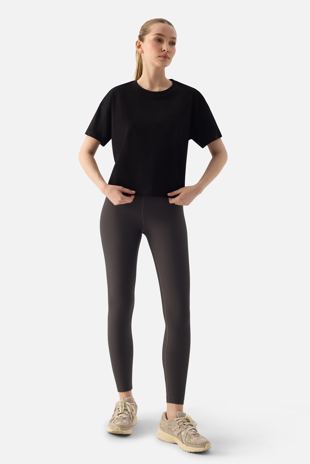 Noya Kısa Oversize Siyah Tişört - 3