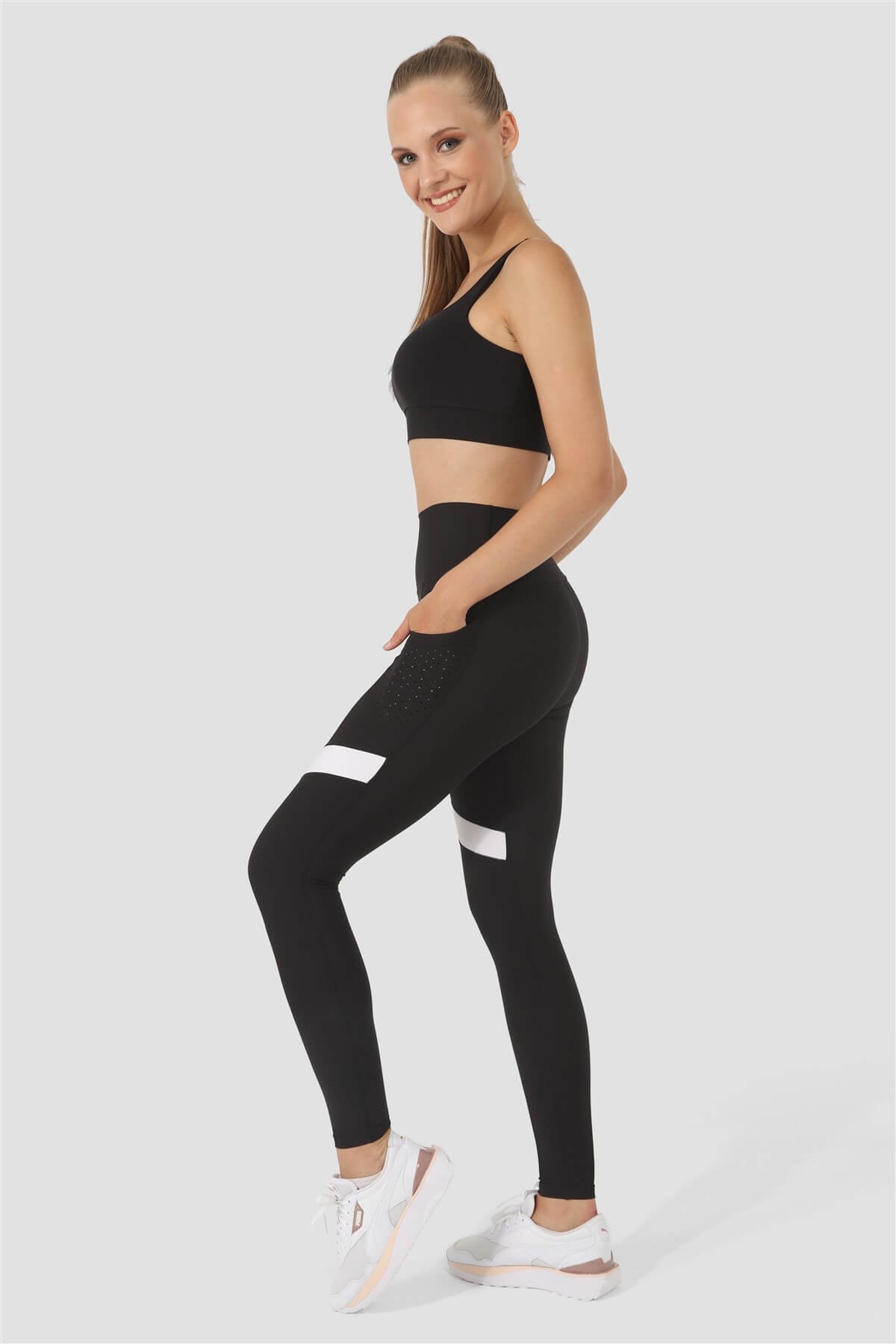Square Neck Siyah Spor Büstiyer - 3