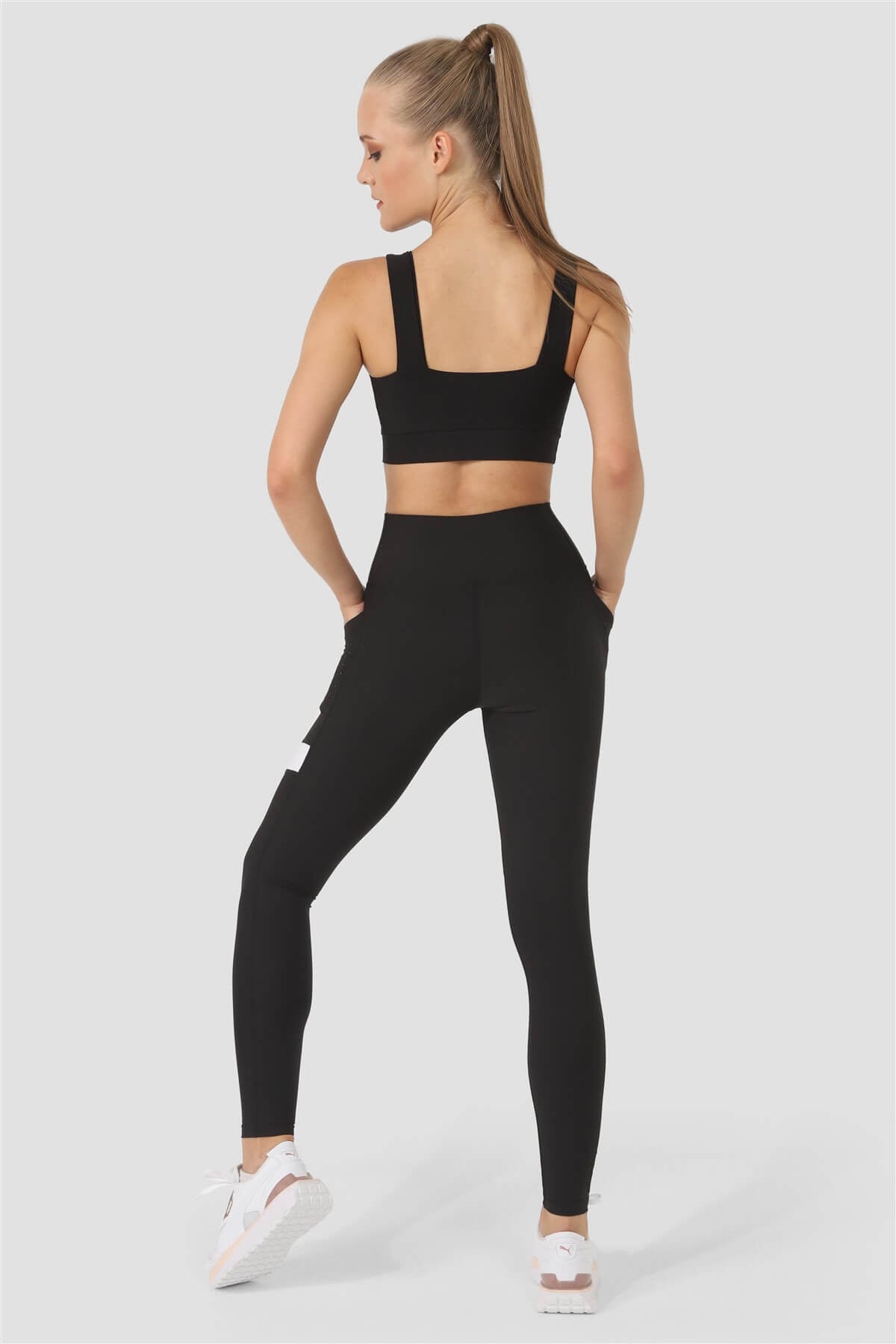 Square Neck Siyah Spor Büstiyer - 4